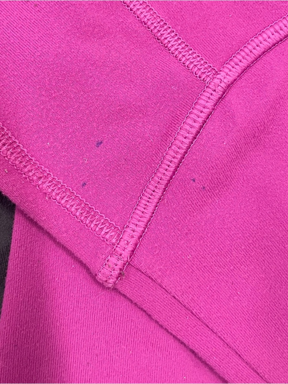 🚴🏼♀️ Lululemon In Stride Jacket~Women’s Sz 4~Fuchsia w/ Large Black Logo - Picture 9 of 12